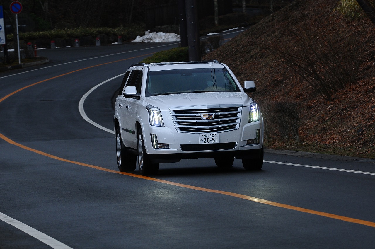 アメリカが誇るフルサイズｓｕｖ キャデラック エスカレードに試乗 カーアンドレジャーニュース
