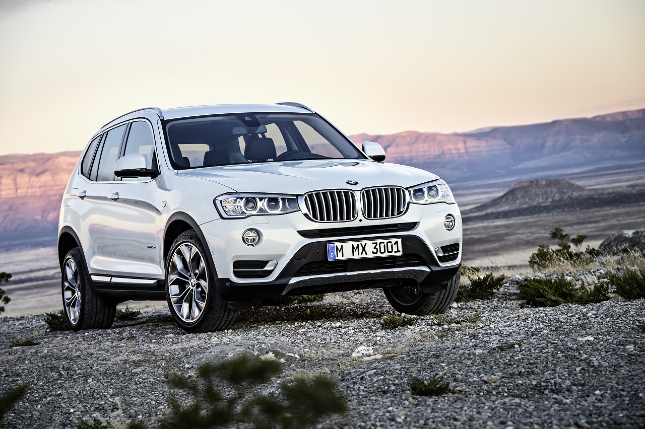 BMW X3およびX4の安全装備や快適装備がさらに充実