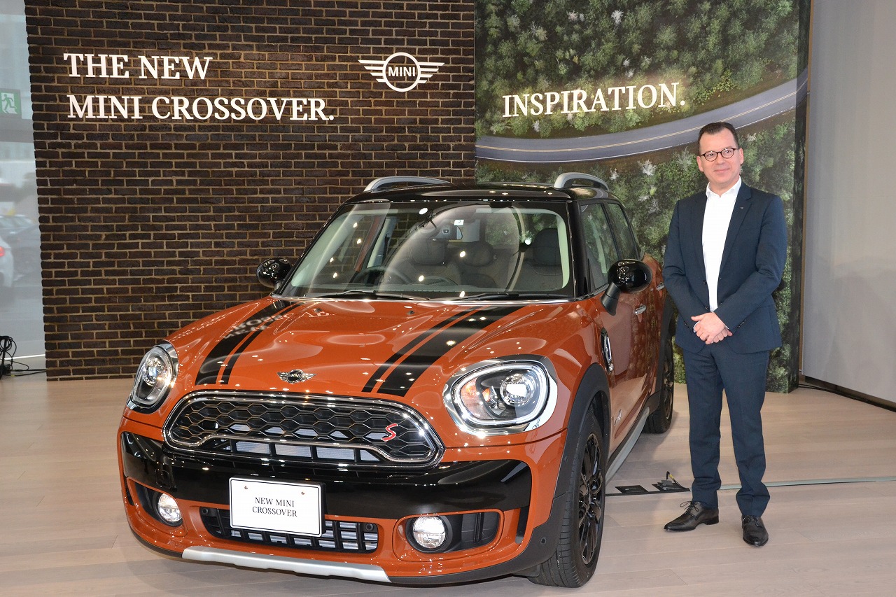 ＭＩＮＩ「クロスオーバー」をフルモデルチェンジ　機能性と快適性を大幅に向上